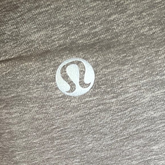 Soft Lululemon Crops - Picture 1 of 3